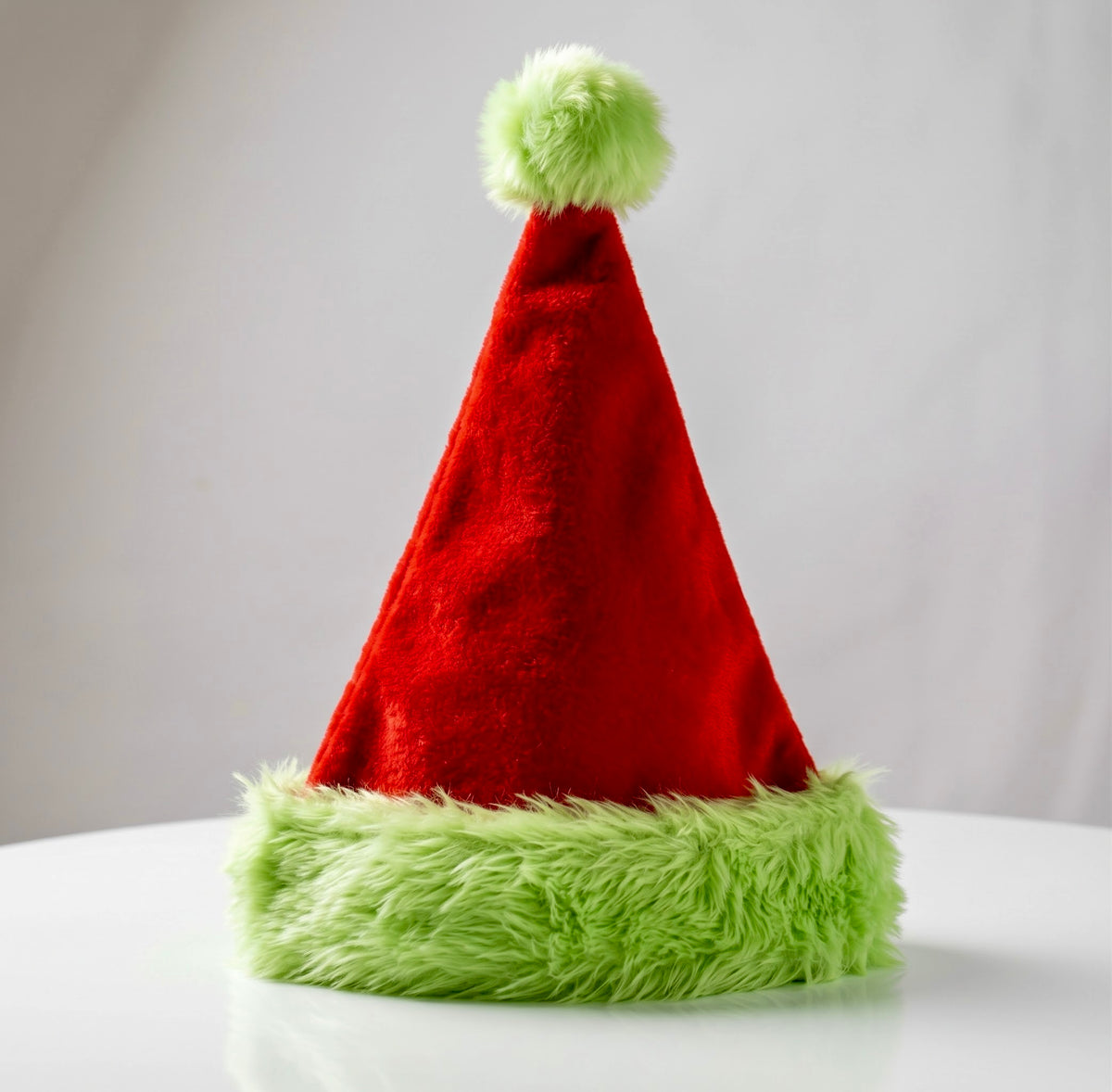 Unisex Holiday Cheer Christmas Hat – Plush Red Velvet & Grinch-Green Furry Trim Santa Cap for Festive Parties & Holiday Photos